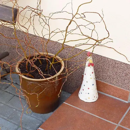 Lehmann, Ursel Apartment