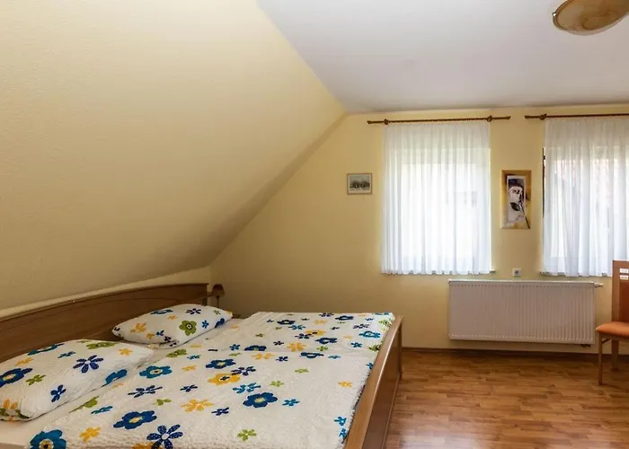 Lehmann, Ursel شقة