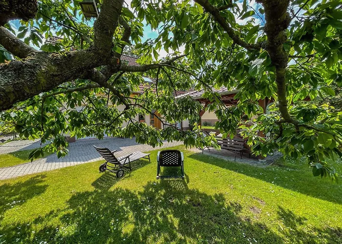 شقة Lehmann, Ursel *