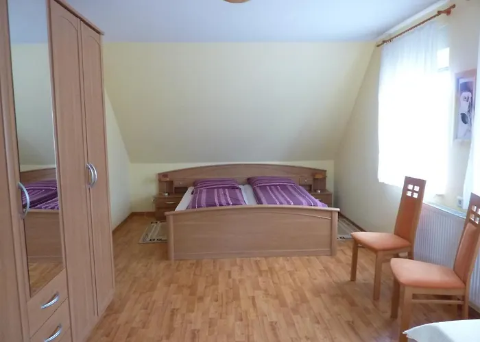 Lehmann, Ursel شقة