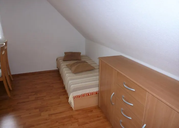 شقة Lehmann, Ursel Burg Kauper