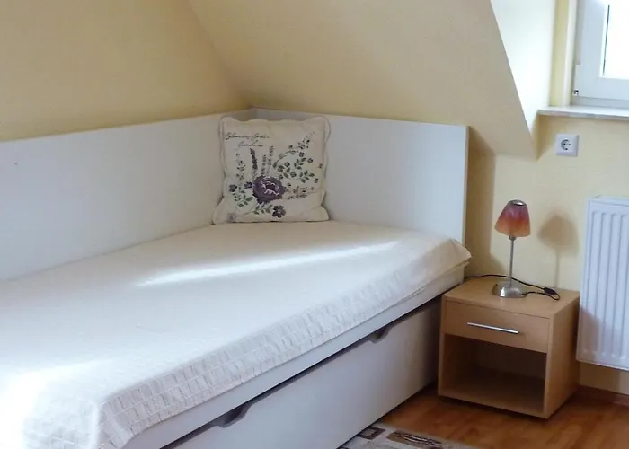 شقة Lehmann, Ursel