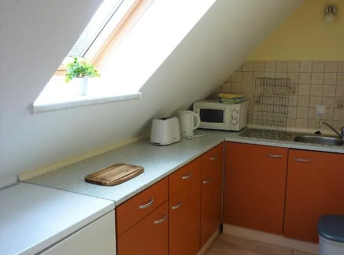 Lehmann, Ursel شقة